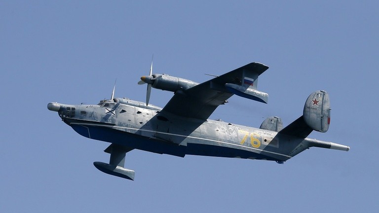 روسيا قوات البحرية الروسية تبدا بتعديل طائرات بي 12 المعروفة بـ النورس