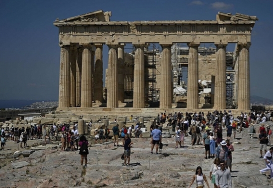 أثينا بسبب موجة الحر إغلاق المعلم الأثري أكروبوليس أمام الزو ار
